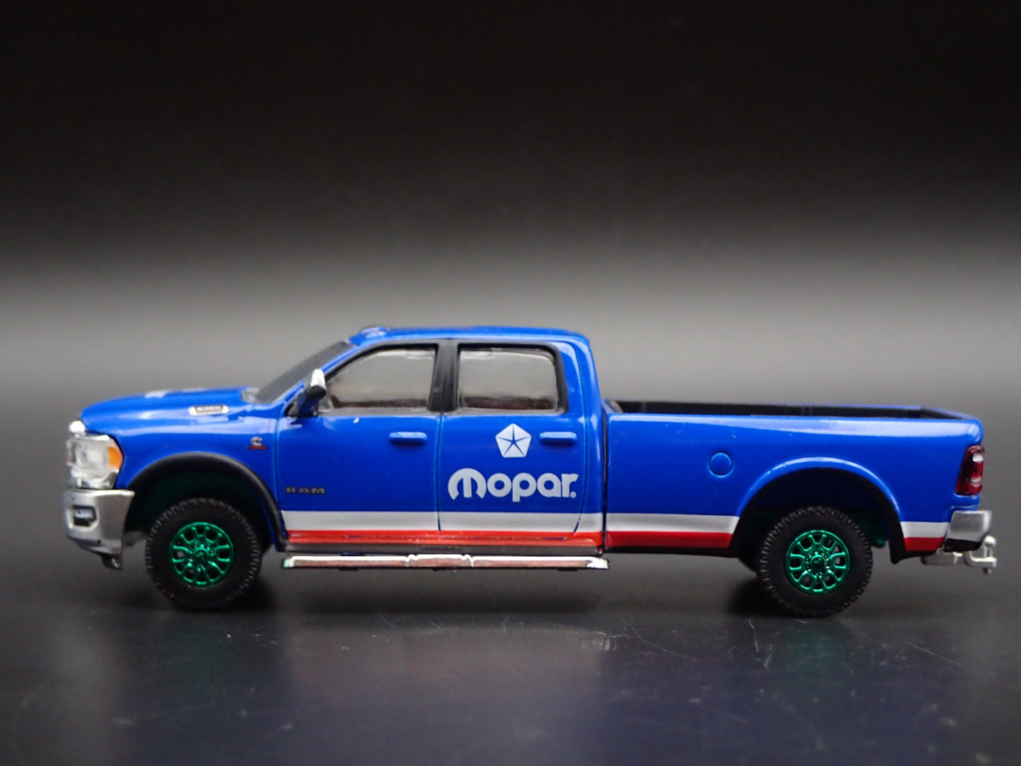 2020  RAM 2500 LARAMIE CREW CAB TRUCK MOPAR HITCH GREEN MACHINE 1/64 DIECAST CAR