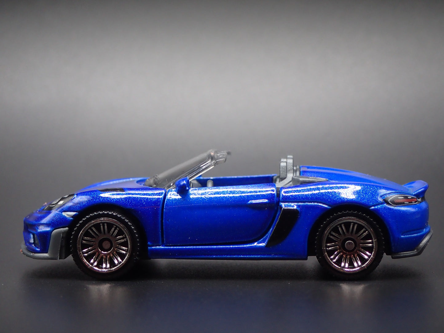 2022-2025 PORSCHE 718 SPYDER RS SUPER CAR 1:64 SCALE DIORAMA DIECAST MODEL CAR