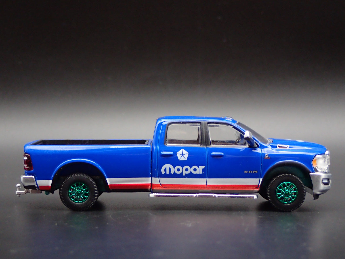 2020  RAM 2500 LARAMIE CREW CAB TRUCK MOPAR HITCH GREEN MACHINE 1/64 DIECAST CAR
