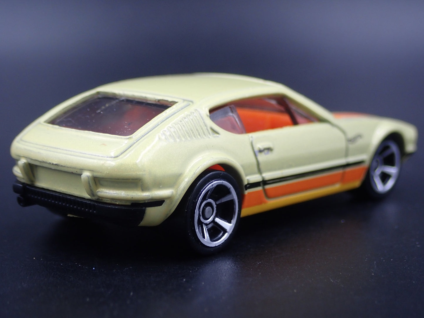 1972-1976 VW VOLKSWAGEN SP2 1:64 SCALE COLLECTIBLE DIORAMA DIECAST MODEL CAR