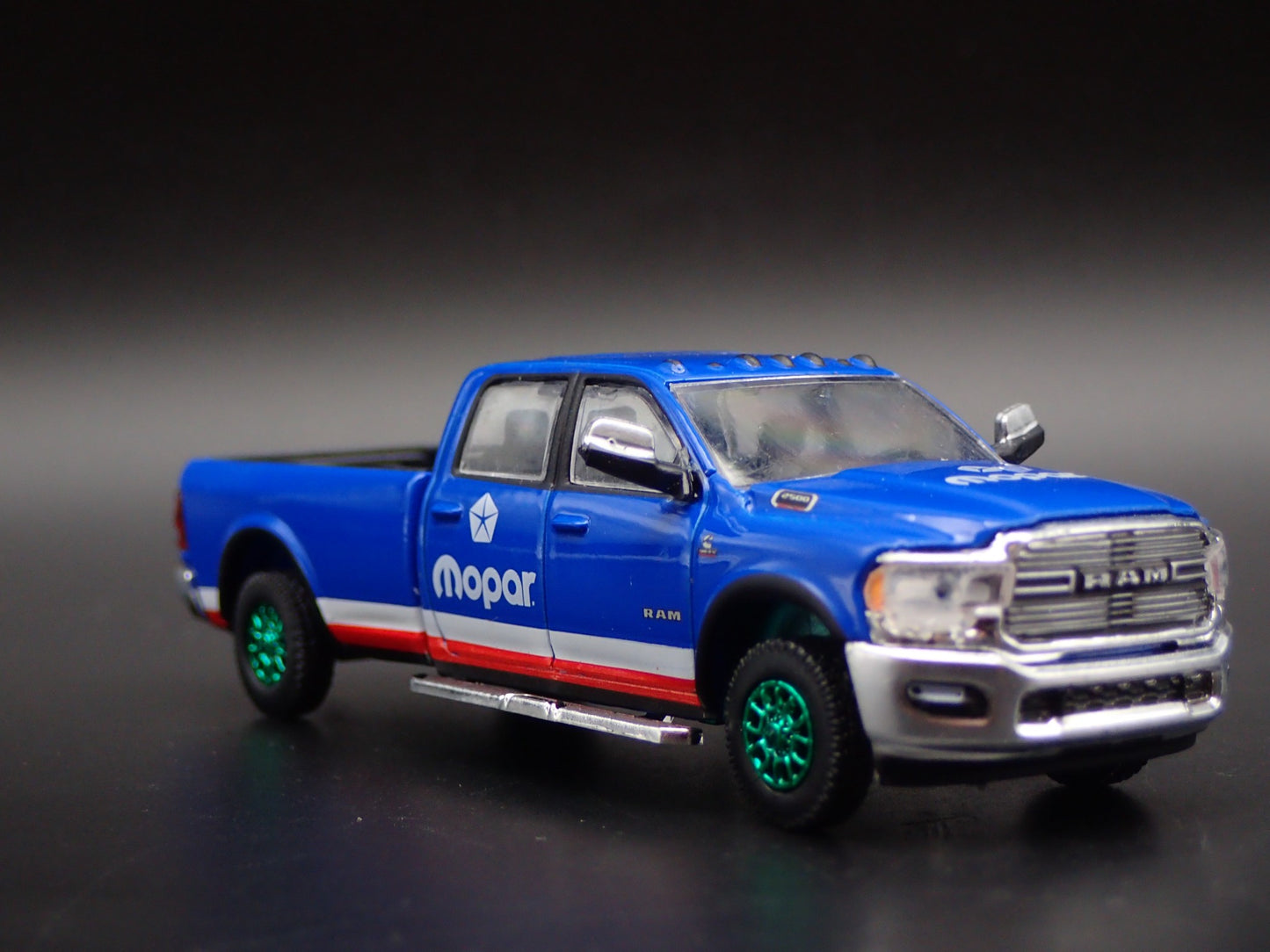 2020  RAM 2500 LARAMIE CREW CAB TRUCK MOPAR HITCH GREEN MACHINE 1/64 DIECAST CAR