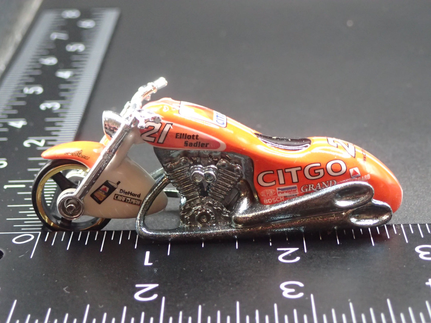 SCORCHIN SCOOTER MOTORCYCLE CITGO 21 1:64 HOT WHEELS SCALE DIECAST MODEL CAR