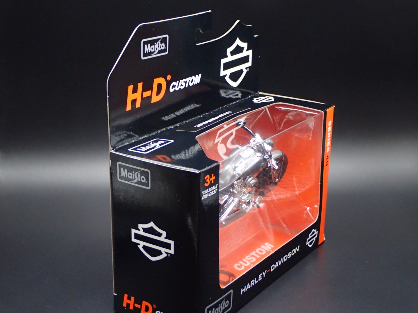 2016 16 BREAKOUT HARLEY DAVIDSON MOTORCYCLE MAISTO SERIES 40 1/18 MODEL BIKE