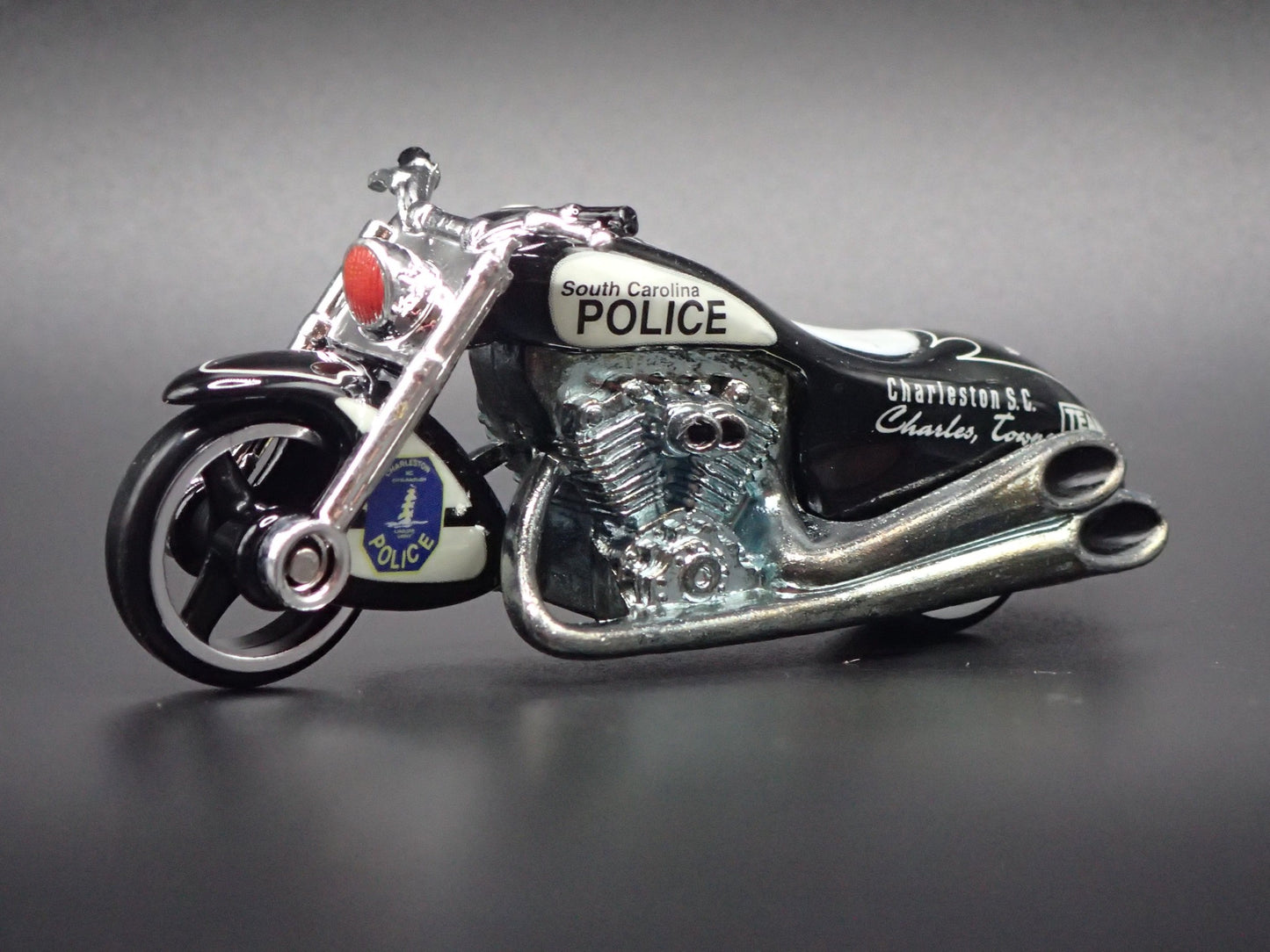 SCORCHIN SCOOTER MOTORCYCLE POLICE HOT WHEELS 1:64 HW SCALE DIECAST MODEL CAR