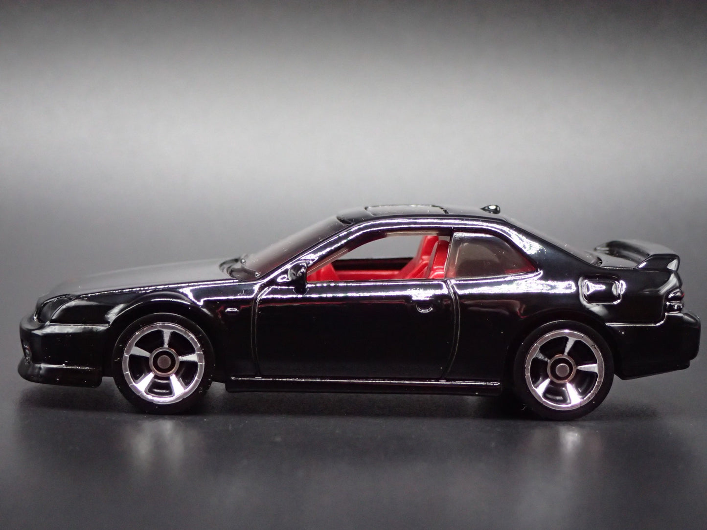 1997-2001 HONDA PRELUDE BLACK 1:64 SCALE COLLECTIBLE DIORAMA DIECAST MODEL CAR