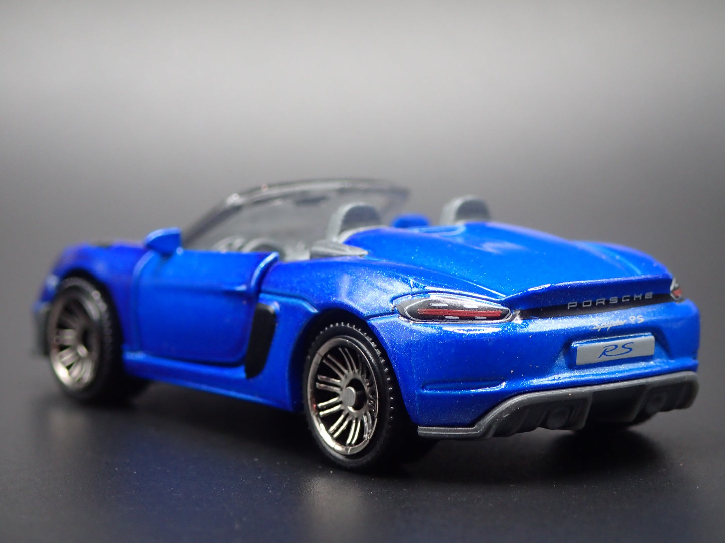 2022-2025 PORSCHE 718 SPYDER RS SUPER CAR 1:64 SCALE DIORAMA DIECAST MODEL CAR