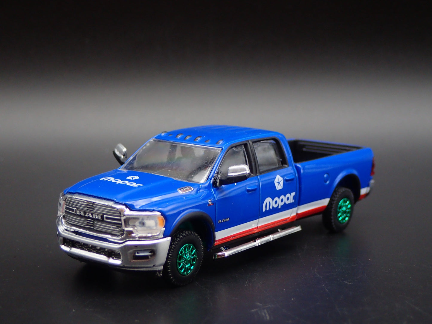 2020  RAM 2500 LARAMIE CREW CAB TRUCK MOPAR HITCH GREEN MACHINE 1/64 DIECAST CAR