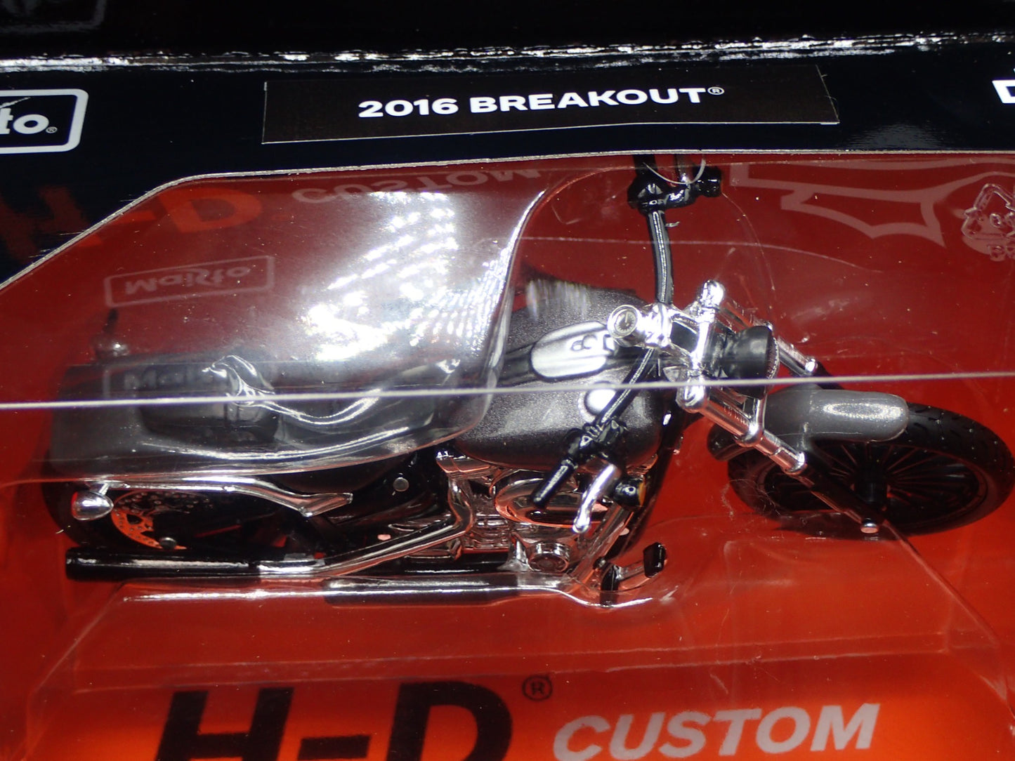 2016 16 BREAKOUT HARLEY DAVIDSON MOTORCYCLE MAISTO SERIES 40 1/18 MODEL BIKE