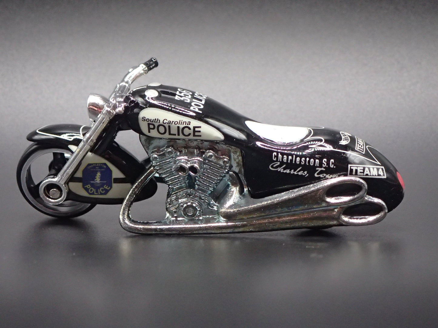SCORCHIN SCOOTER MOTORCYCLE POLICE HOT WHEELS 1:64 HW SCALE DIECAST MODEL CAR