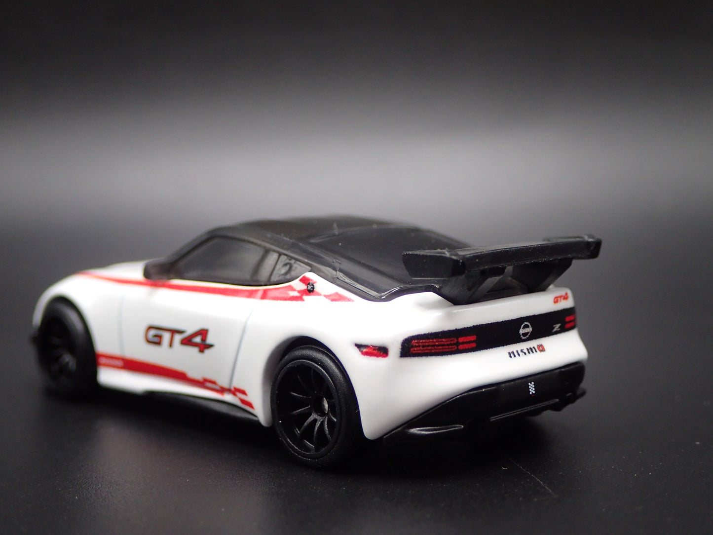 2023 - 2025 NISSAN Z  GT4 RACE 1:64 SCALE COLLECTIBLE DIORAMA DIECAST MODEL CAR