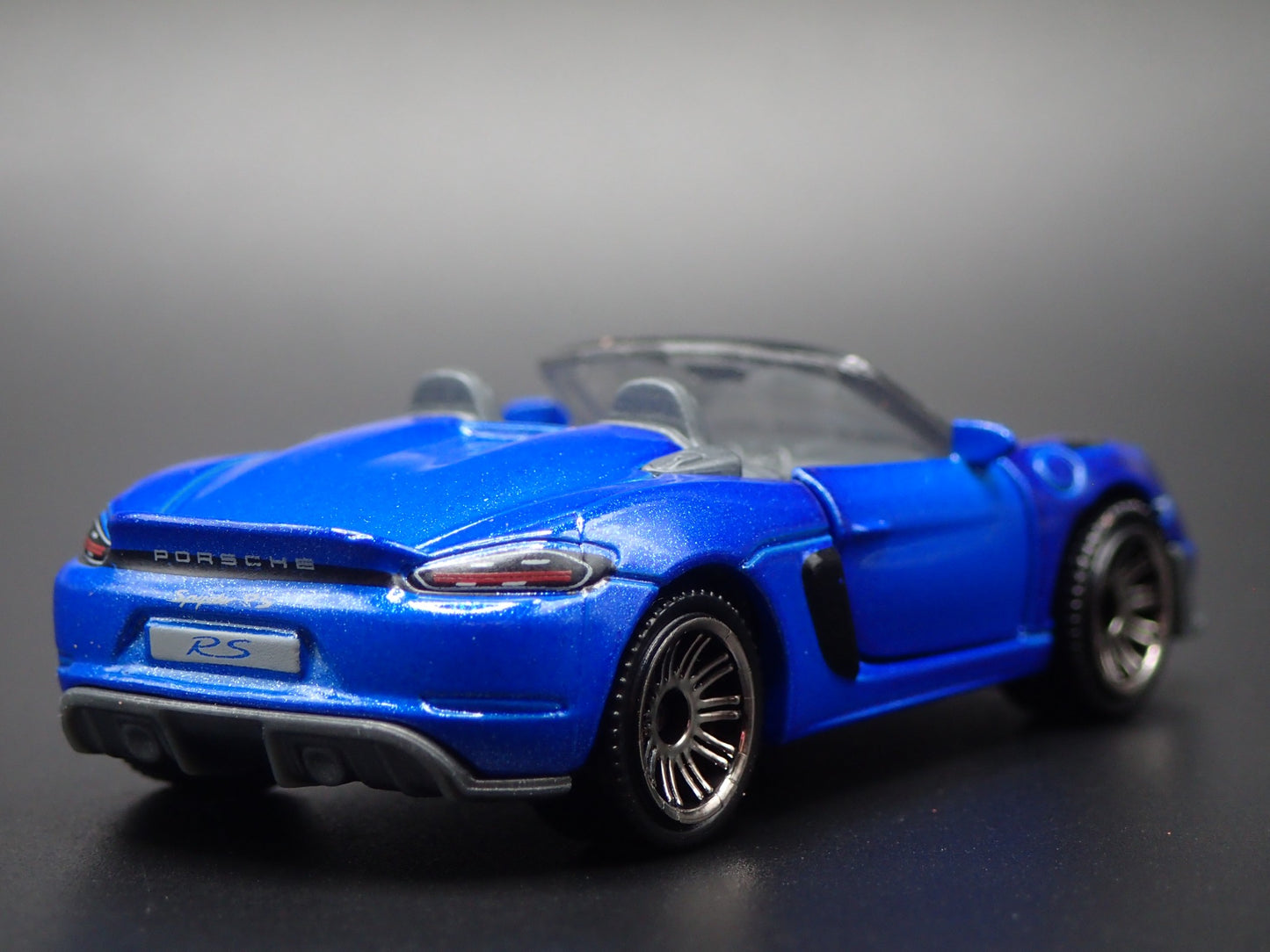 2022-2025 PORSCHE 718 SPYDER RS SUPER CAR 1:64 SCALE DIORAMA DIECAST MODEL CAR