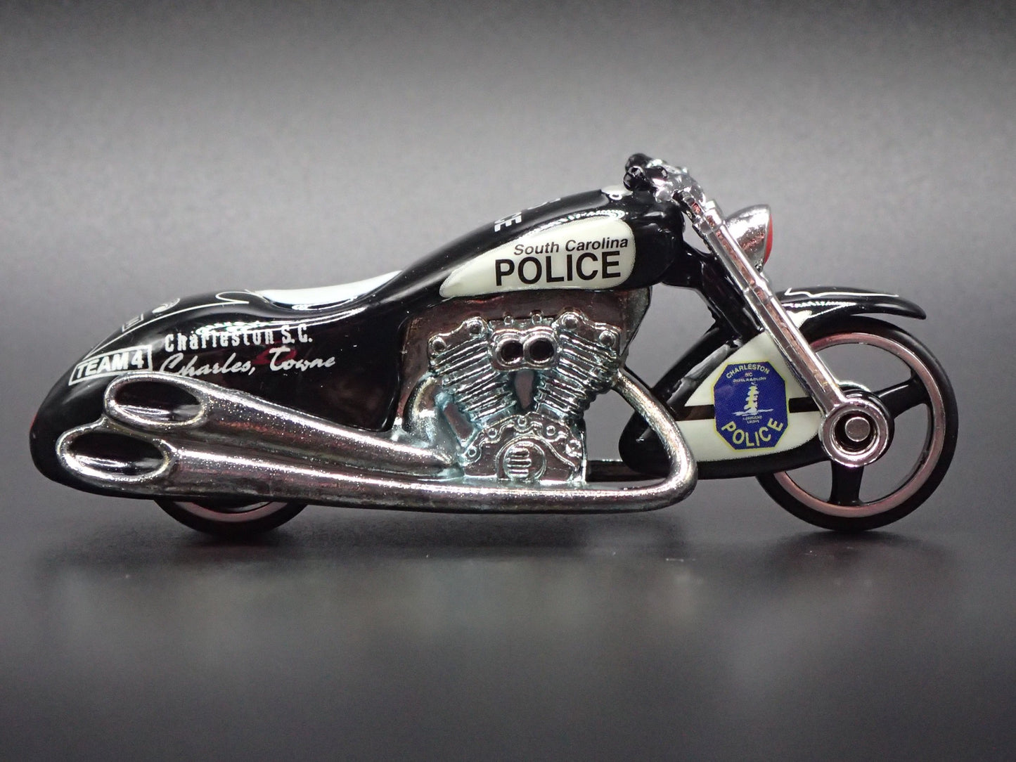 SCORCHIN SCOOTER MOTORCYCLE POLICE HOT WHEELS 1:64 HW SCALE DIECAST MODEL CAR