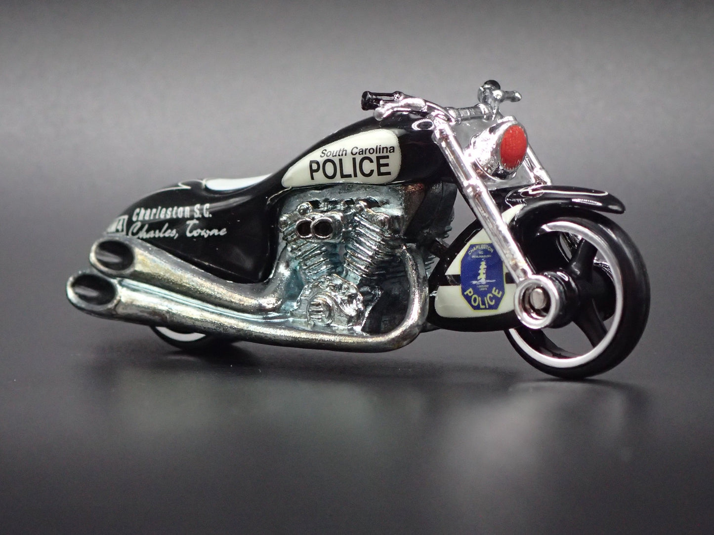 SCORCHIN SCOOTER MOTORCYCLE POLICE HOT WHEELS 1:64 HW SCALE DIECAST MODEL CAR