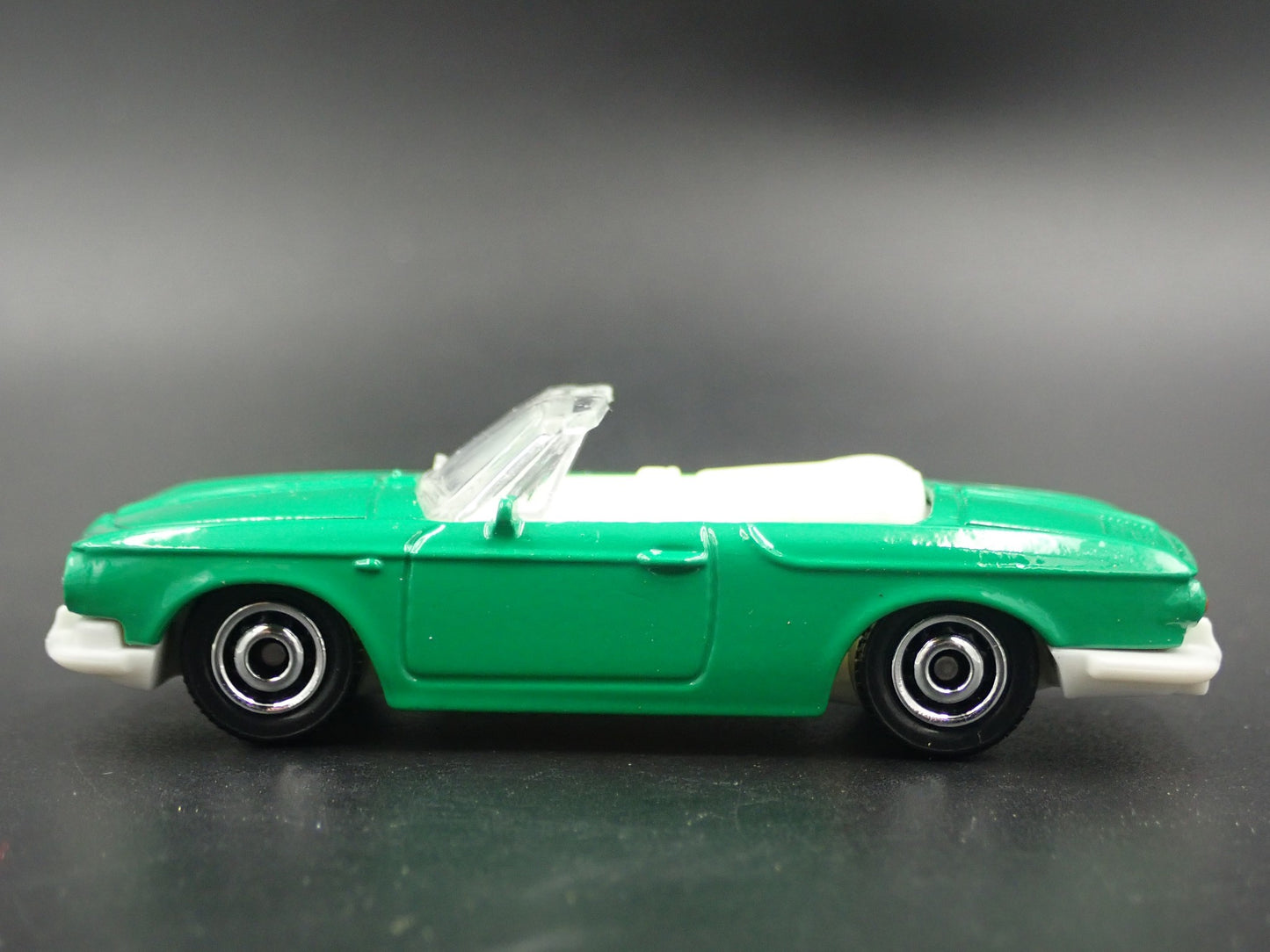 VW VOLKSWAGEN KARMANN GHIA CONVERTIBLE TYPE 34 GREEN 1:64 DIECAST MODEL CAR