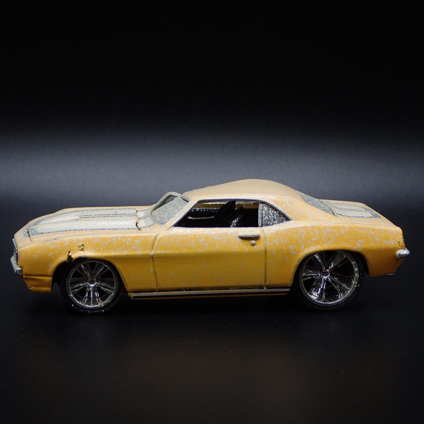 1969 69 CHEVY CHEVROLET CAMARO CHIP FOOSE BARN FIND 1:64 SCALE DIECAST MODEL CAR