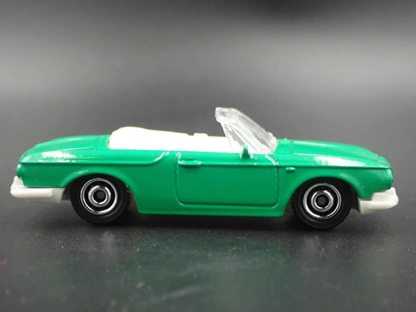 VW VOLKSWAGEN KARMANN GHIA CONVERTIBLE TYPE 34 GREEN 1:64 DIECAST MODEL CAR