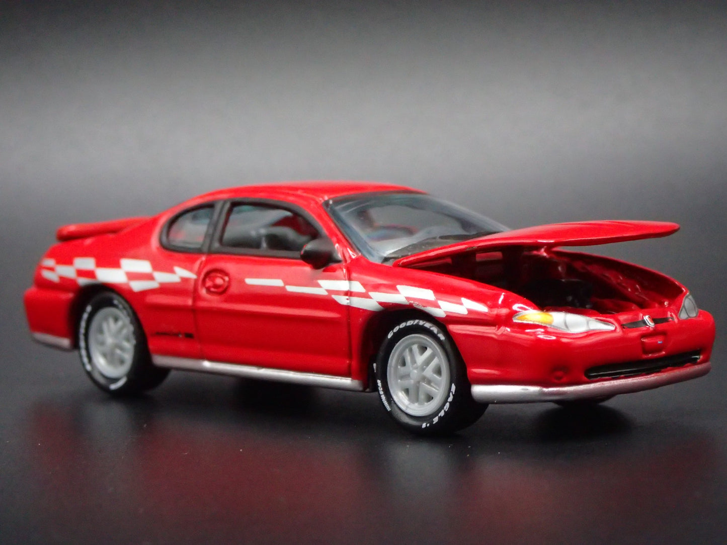 2000 00 CHEVY CHEVROLET MONTE CARLO SS RED 1:64 SCALE DIORAMA DIECAST MODEL CAR