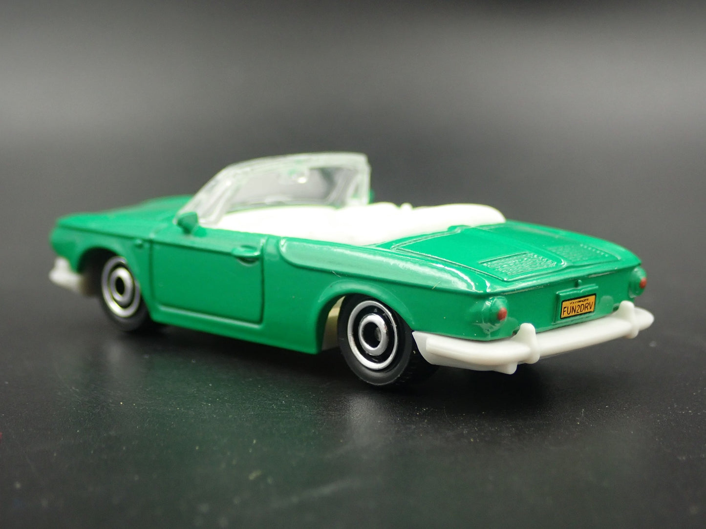 VW VOLKSWAGEN KARMANN GHIA CONVERTIBLE TYPE 34 GREEN 1:64 DIECAST MODEL CAR