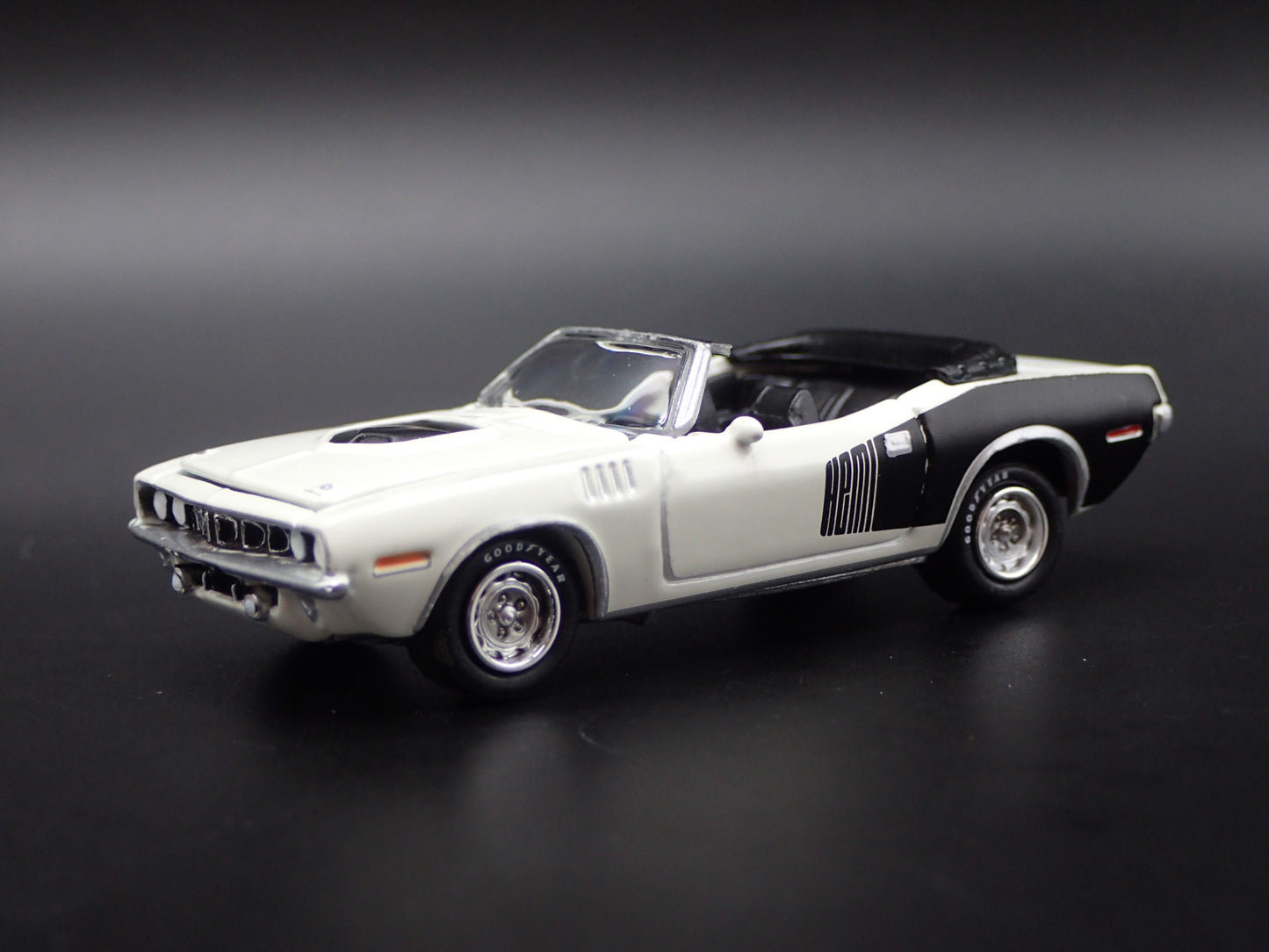 1971 71 PLYMOUTH CUDA HEMI CONVERTIBLE 1/64 SCALE COLLECTIBLE DIECAST MODEL CAR