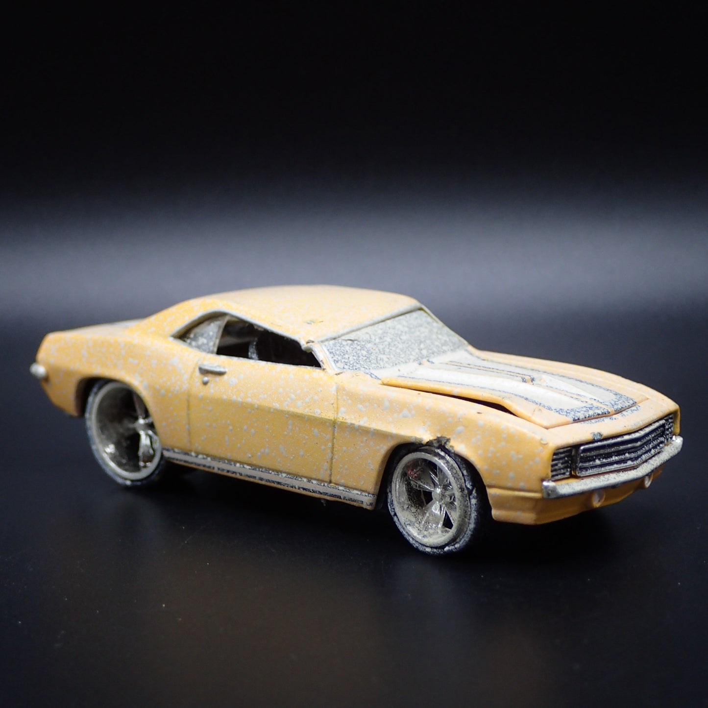 1969 69 CHEVY CHEVROLET CAMARO CHIP FOOSE BARN FIND 1:64 SCALE DIECAST MODEL CAR