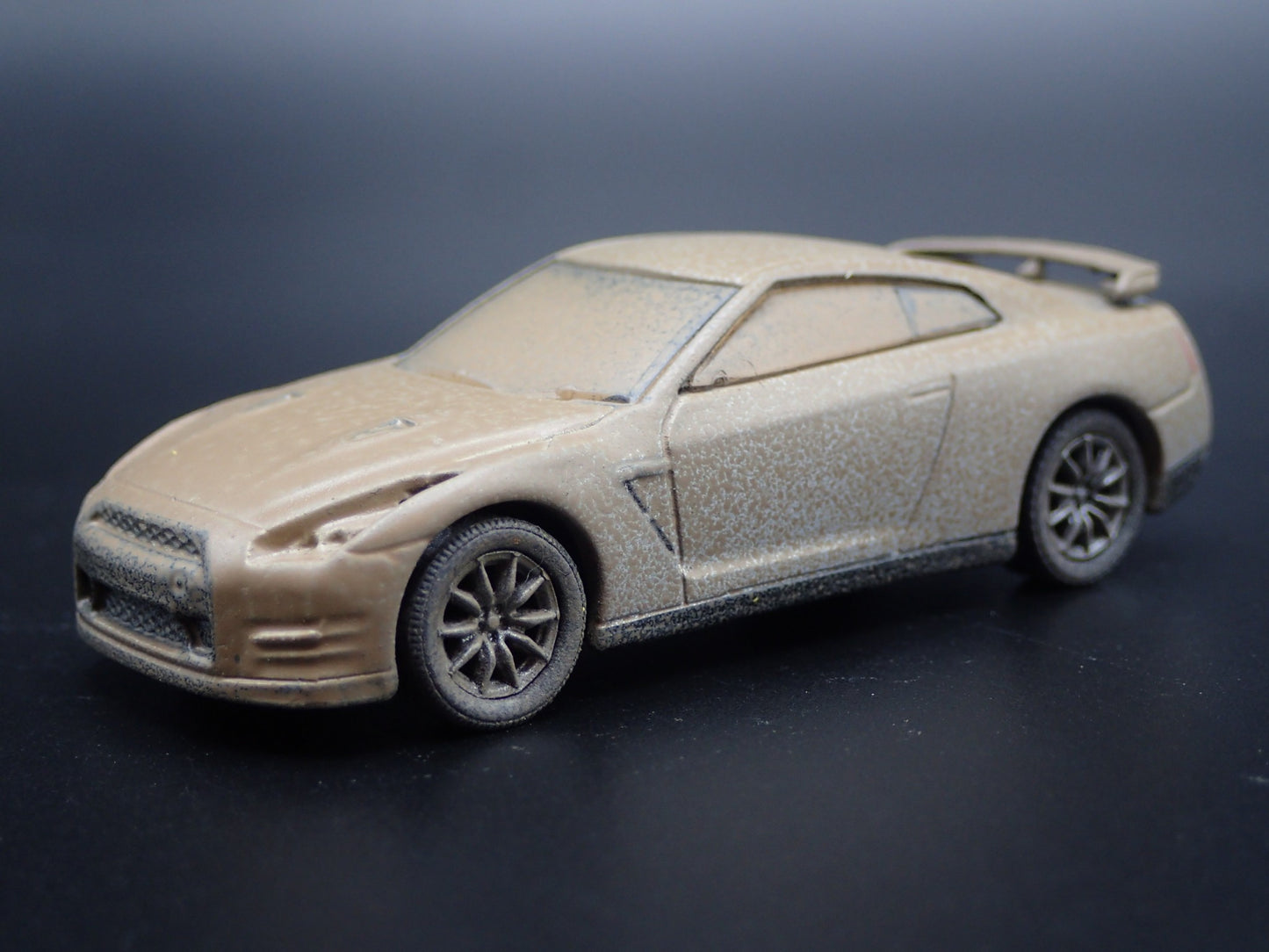 2007-2025 NISSAN GTR R35 SKYLINE ABANDONED 1:64 SCALE DIORAMA DIECAST MODEL CAR