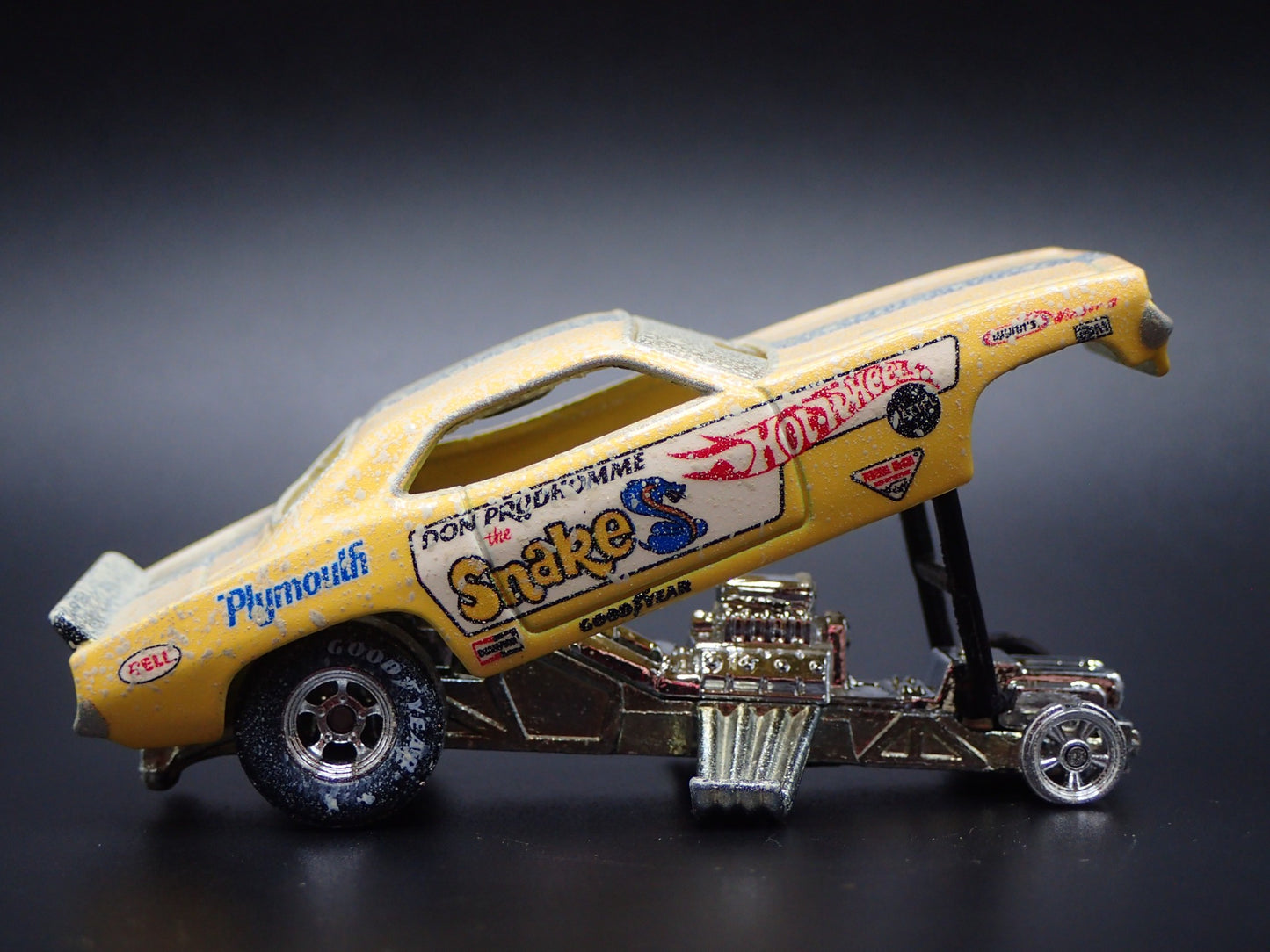 1972 PLYMOUTH CUDA  SNAKE DON PRUDHOMME HOT WHEELS 1:64 SCALE DIECAST MODEL CAR