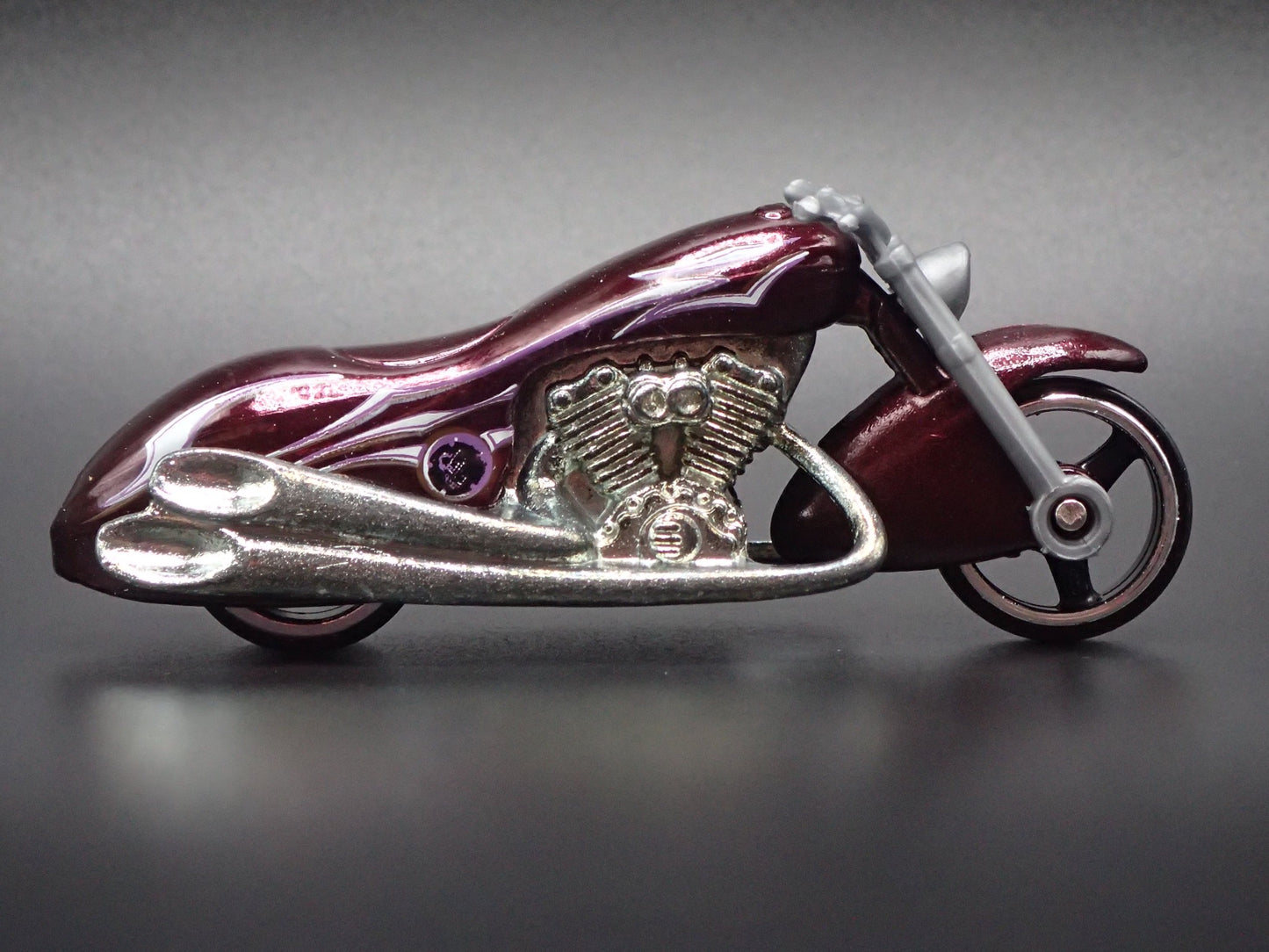 SCORCHIN SCOOTER MOTORCYCLE PURPLE HOT WHEELS 1:64 HW SCALE DIECAST MODEL CAR