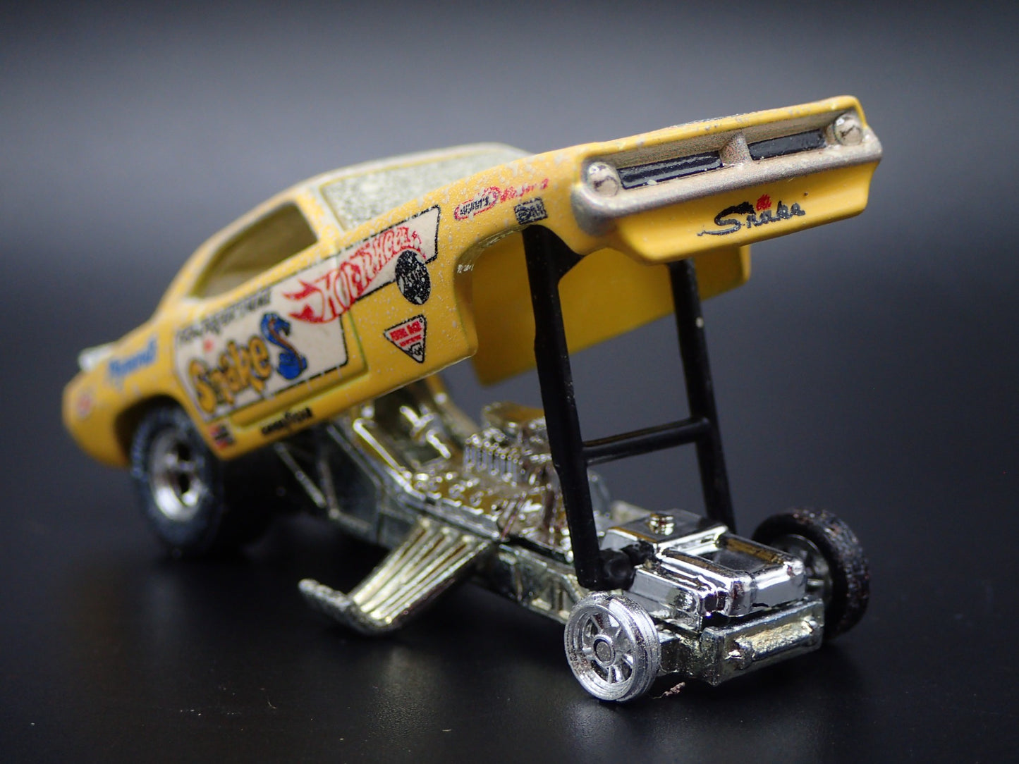 1972 PLYMOUTH CUDA  SNAKE DON PRUDHOMME HOT WHEELS 1:64 SCALE DIECAST MODEL CAR