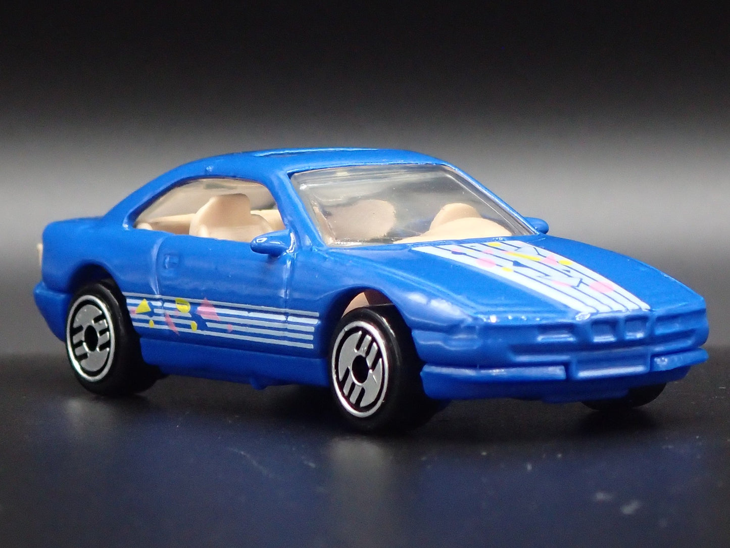 1990-1999 BMW 850i BLUE 1:64 SCALE LIMITED COLLECTIBLE DIORAMA DIECAST MODEL CAR