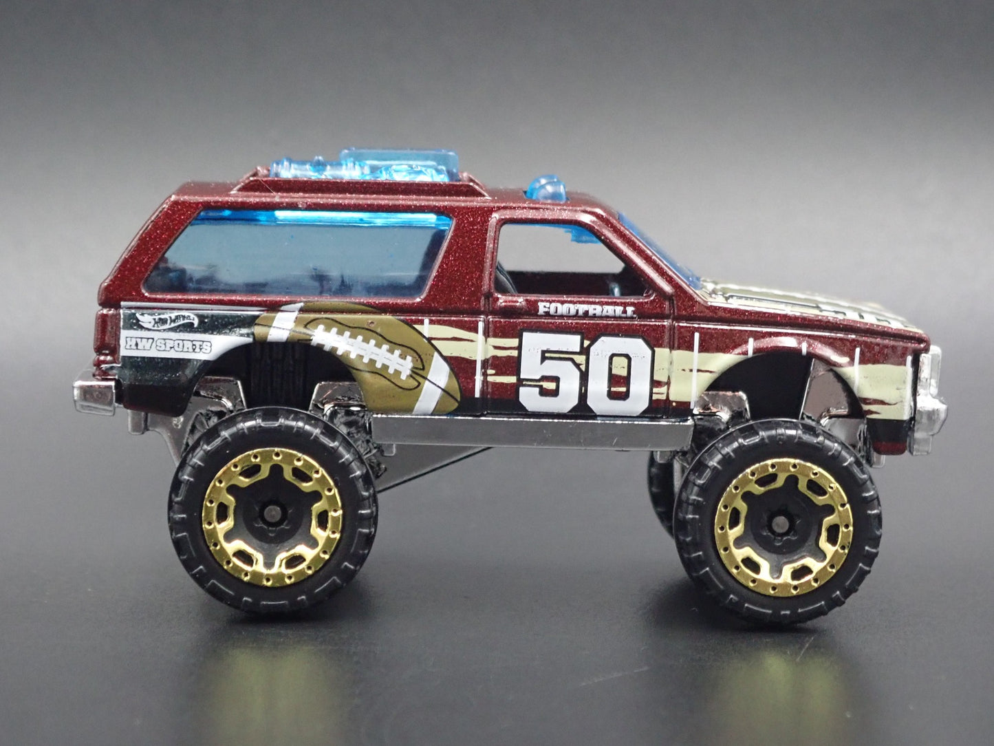 1982-1994 CHEVY CHEVROLET BLAZER 4X4 BROWN 1:64 SCALE DIORAMA DIECAST MODEL CAR
