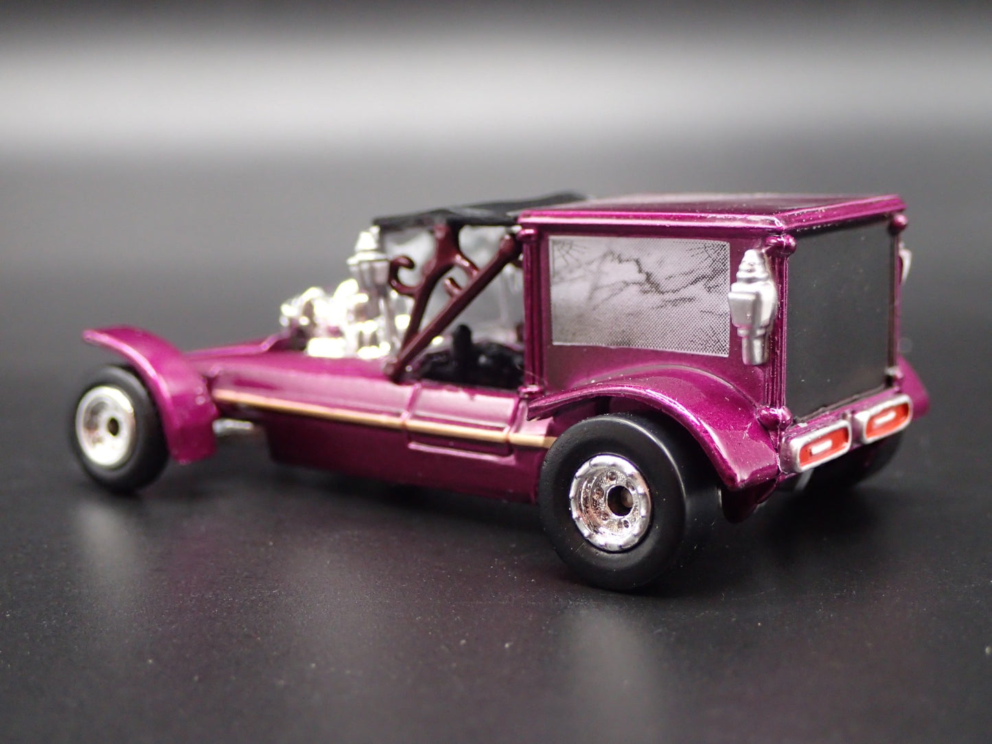 SURF HEARSE GEORGE BARRIS CUSTOM CAR PURPLE 1:64 SCALE DIORAMA DIECAST MODEL CAR