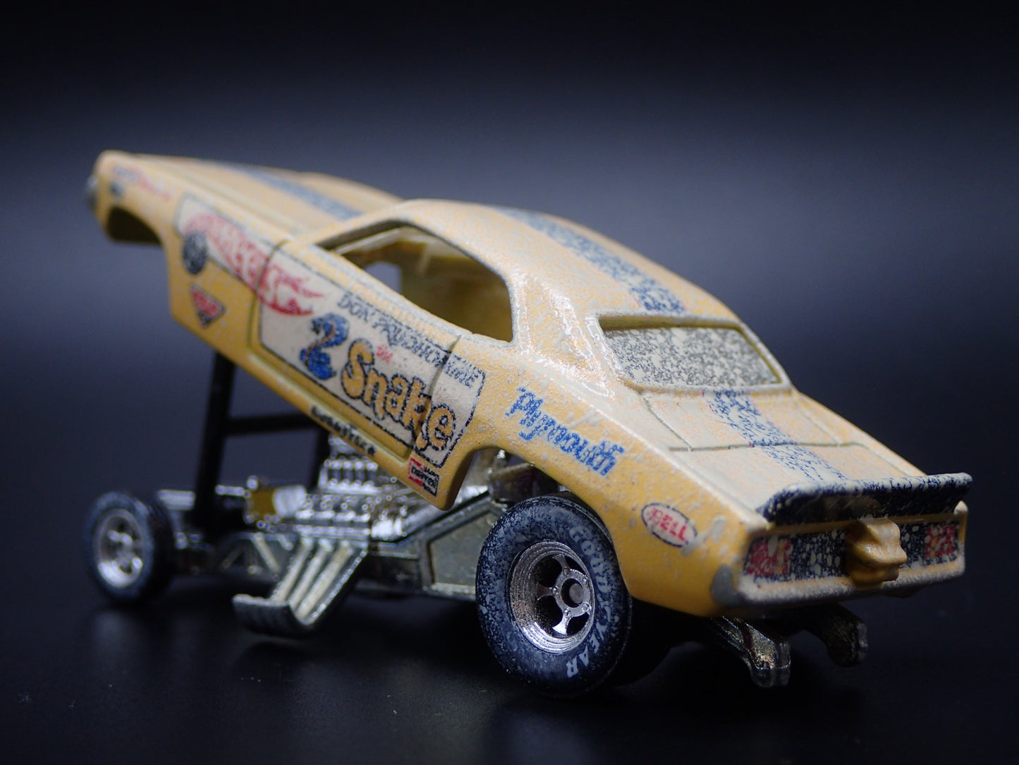 1972 PLYMOUTH CUDA  SNAKE DON PRUDHOMME HOT WHEELS 1:64 SCALE DIECAST MODEL CAR