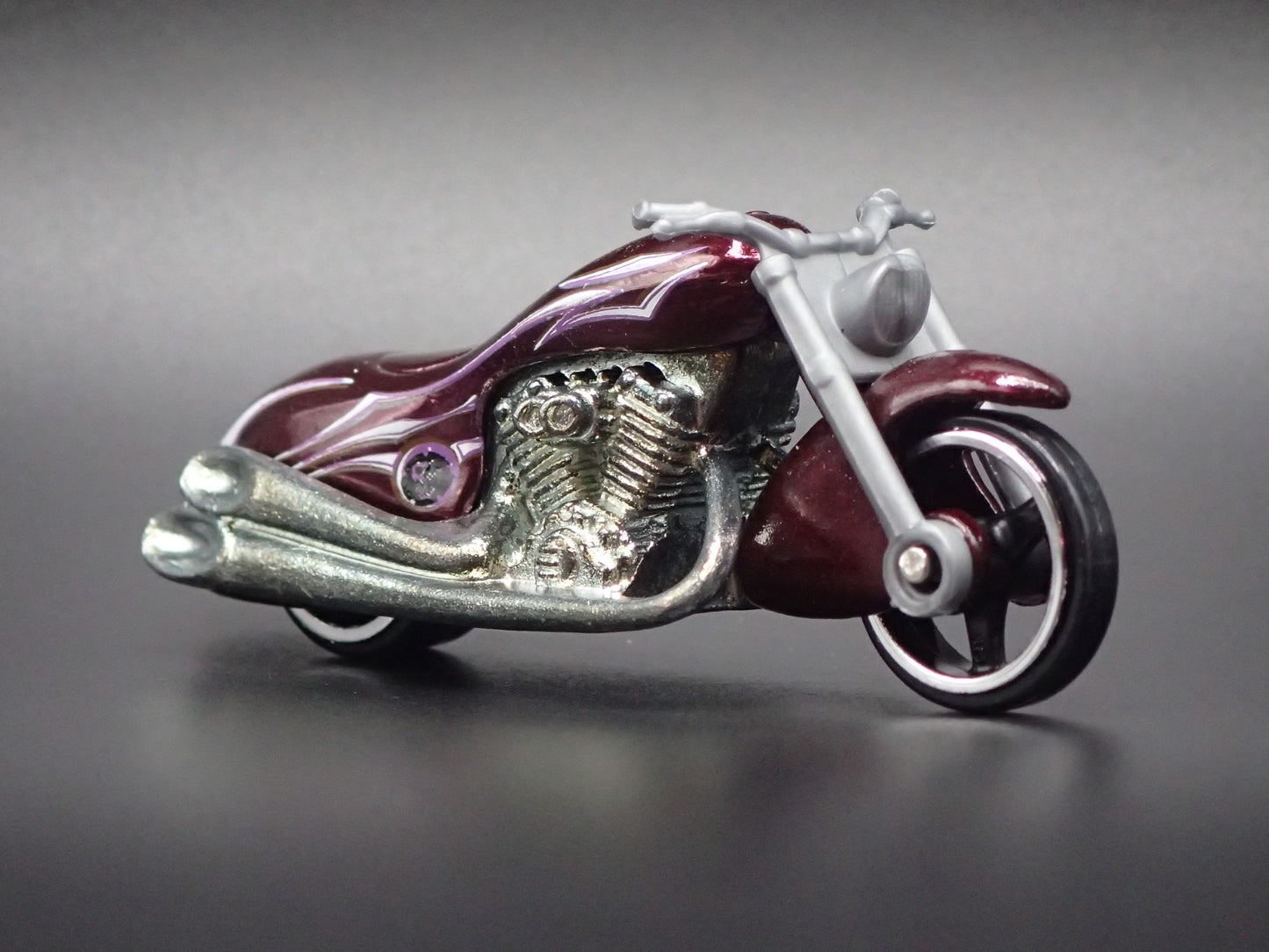 SCORCHIN SCOOTER MOTORCYCLE PURPLE HOT WHEELS 1:64 HW SCALE DIECAST MODEL CAR