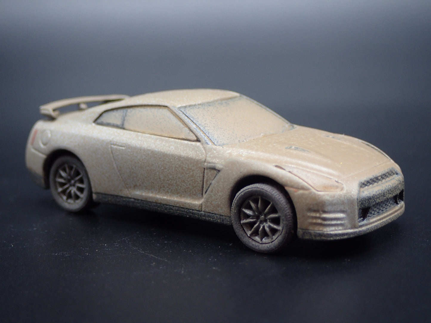 2007-2025 NISSAN GTR R35 SKYLINE ABANDONED 1:64 SCALE DIORAMA DIECAST MODEL CAR