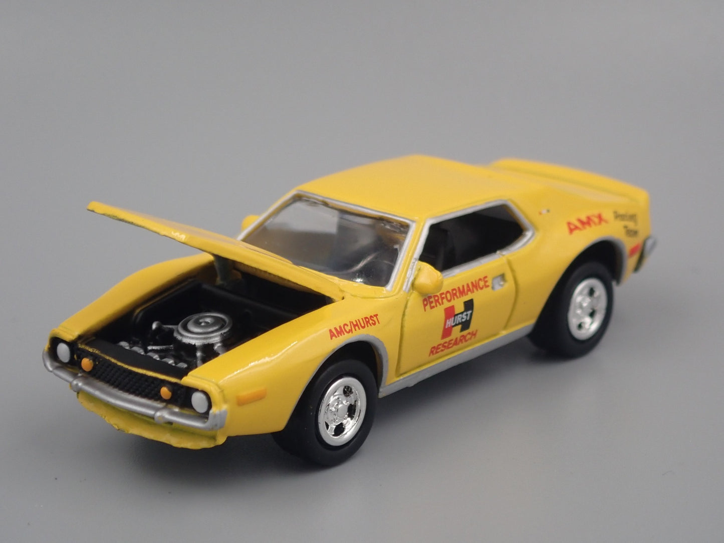 1972 72 AMC JAVELIN HURST 1:64 SCALE COLLECTIBLE DIORAMA DIECAST MODEL CAR