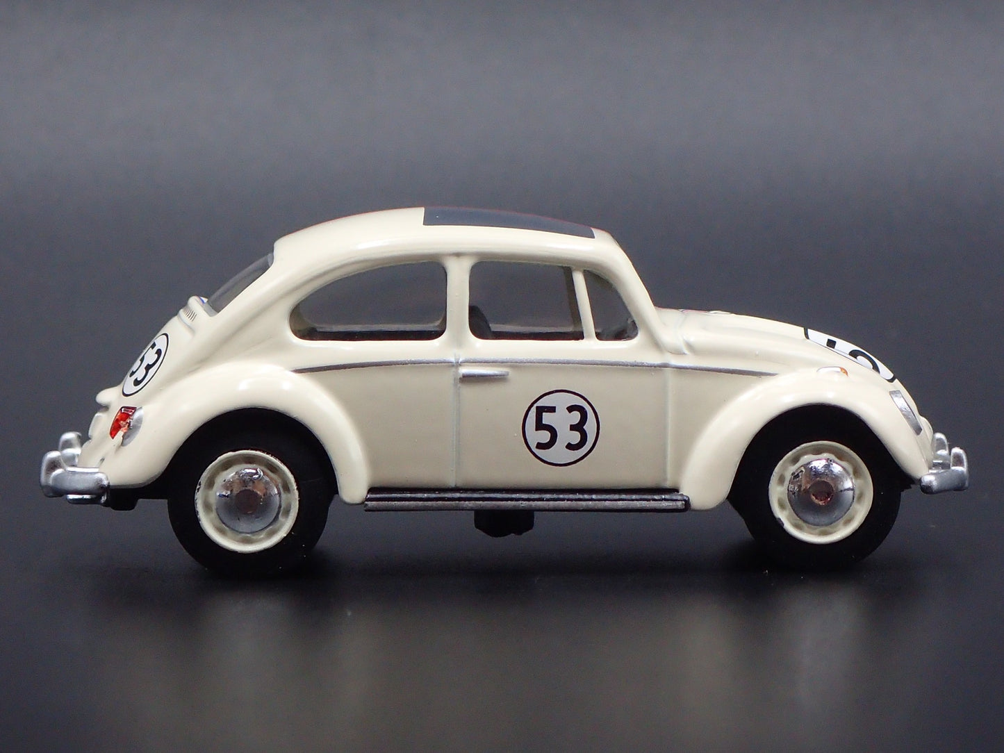 VW VOLKSWAGEN BEETLE HERBIE THE LOVE BUG 1:64 SCALE DIORAMA DIECAST MODEL CAR