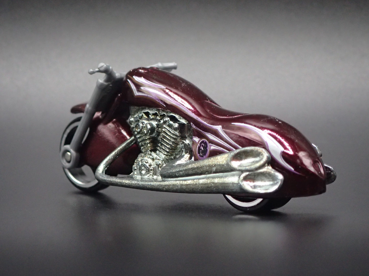 SCORCHIN SCOOTER MOTORCYCLE PURPLE HOT WHEELS 1:64 HW SCALE DIECAST MODEL CAR