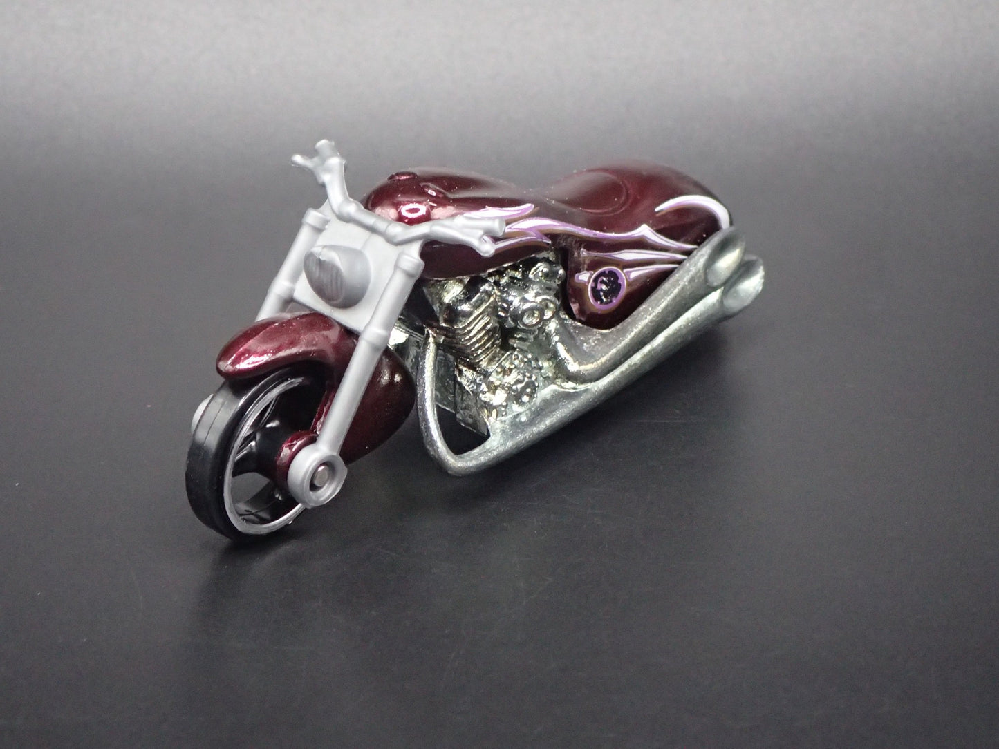 SCORCHIN SCOOTER MOTORCYCLE PURPLE HOT WHEELS 1:64 HW SCALE DIECAST MODEL CAR