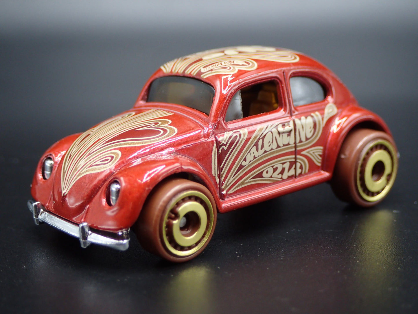 1960-1967 VW VOLKSWAGEN CLASSIC BEETLE BUG 1:64 SCALE DIORAMA DIECAST MODEL CAR