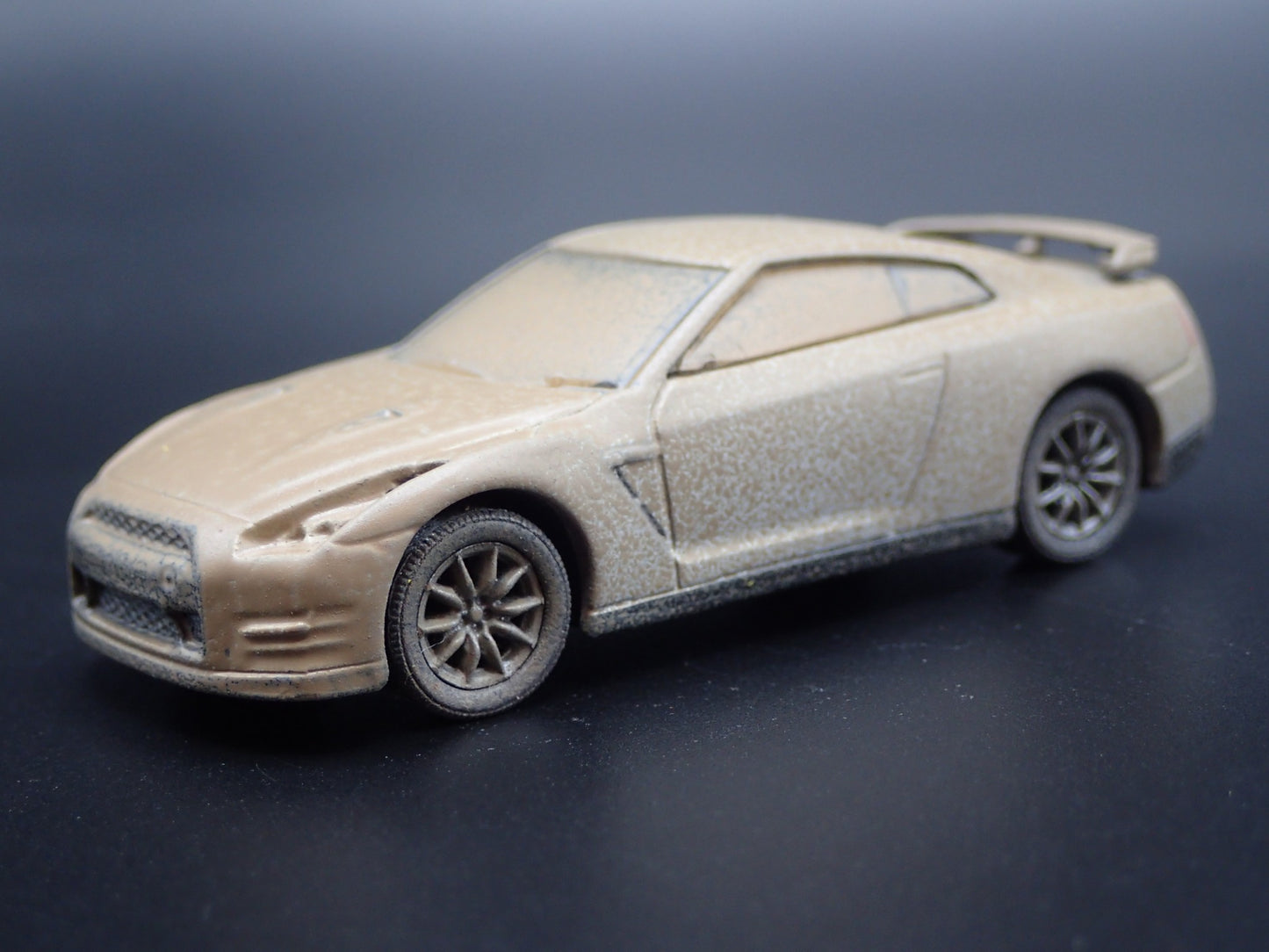 2007-2025 NISSAN GTR R35 SKYLINE ABANDONED 1:64 SCALE DIORAMA DIECAST MODEL CAR