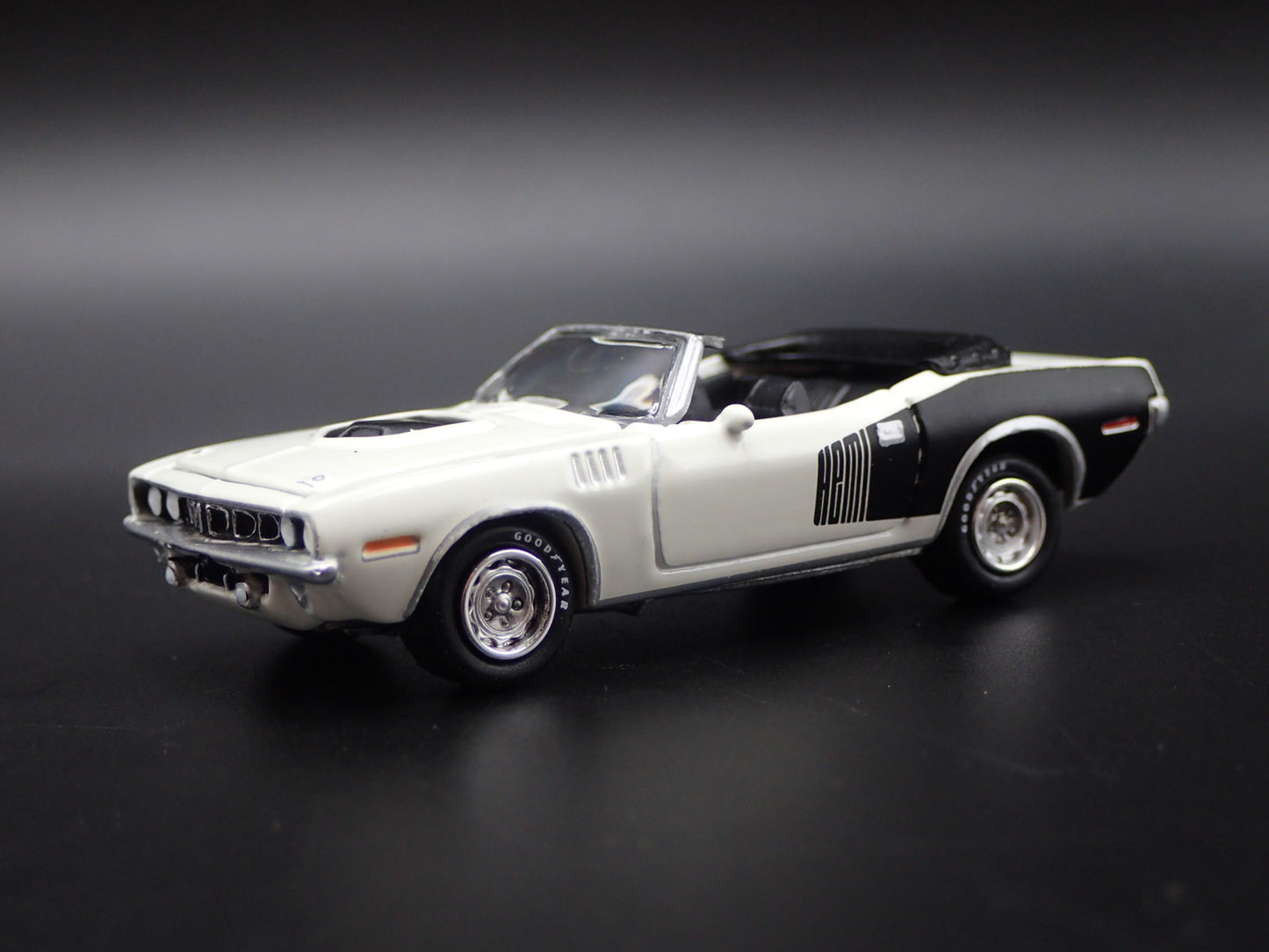 1971 71 PLYMOUTH CUDA HEMI CONVERTIBLE 1/64 SCALE COLLECTIBLE DIECAST MODEL CAR