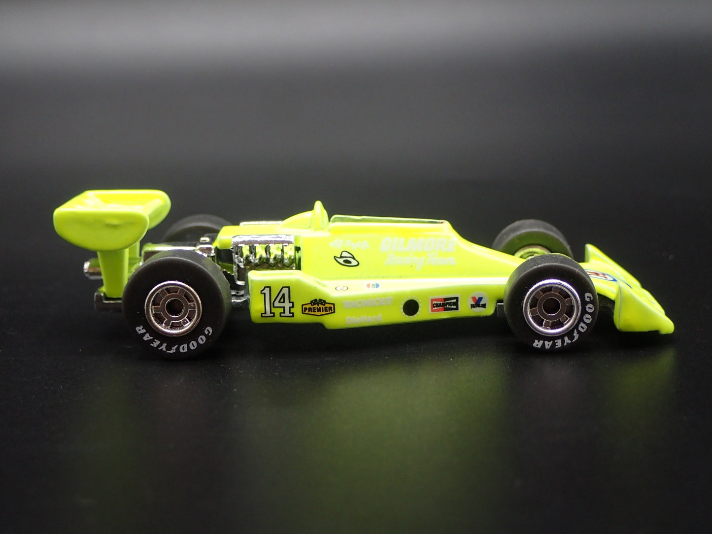 1977 77 AJ FOYT INDY 500 CAR WINNER RARE 1:64 SCALE DIORAMA DIECAST MODEL CAR