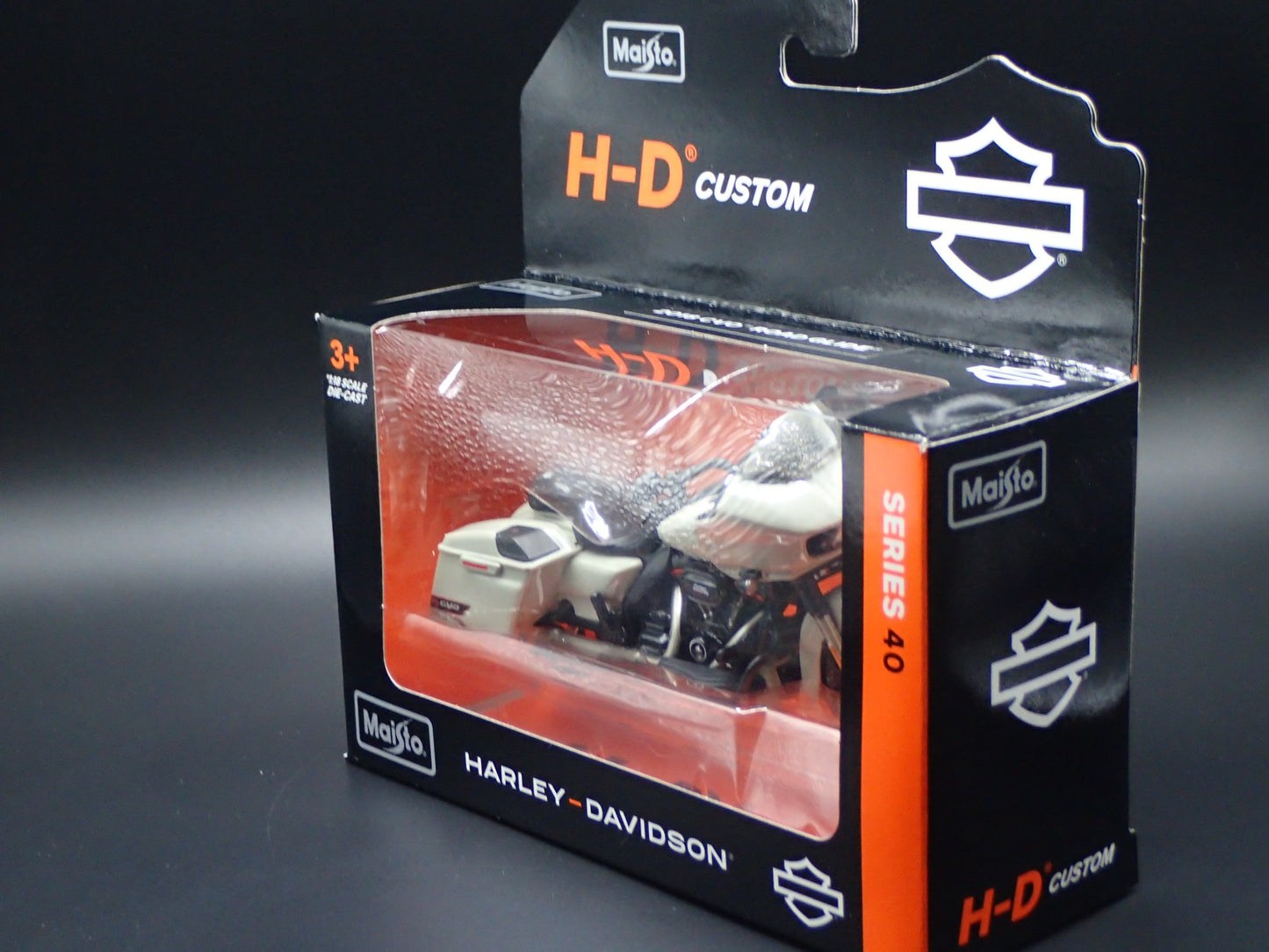 2018 18 CVO ROAD GLIDE HARLEY DAVIDSON MOTORCYCLE MAISTO SERIES 40 1/18 MODEL