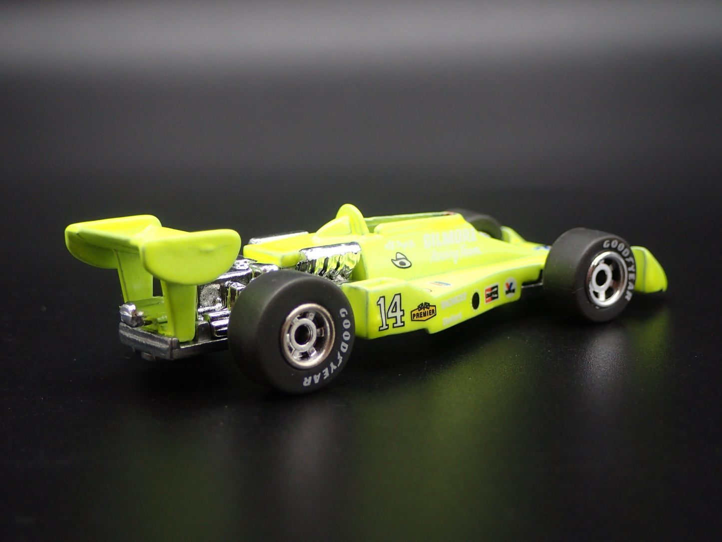 1977 77 AJ FOYT INDY 500 CAR WINNER RARE 1:64 SCALE DIORAMA DIECAST MODEL CAR