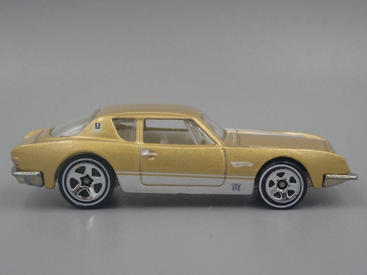 1963 STUDEBAKER AVANTI RARE 1:64 LIMITED COLLECTIBLE DIORAMA DIECAST MODEL CAR-Burning Rubber Toy Company