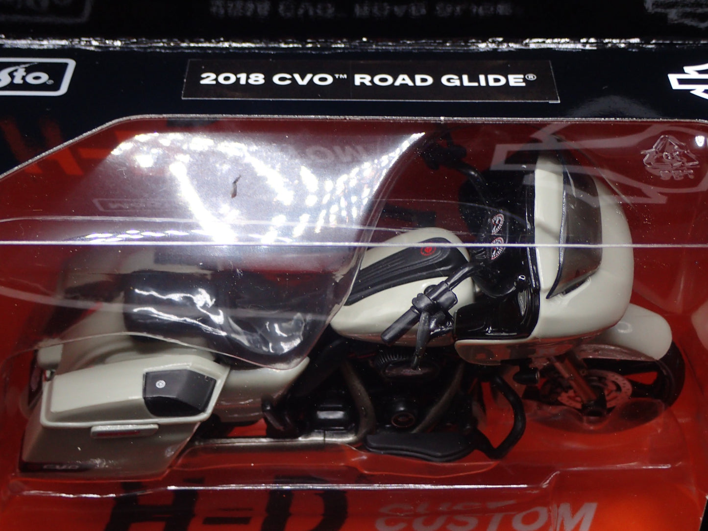 2018 18 CVO ROAD GLIDE HARLEY DAVIDSON MOTORCYCLE MAISTO SERIES 40 1/18 MODEL