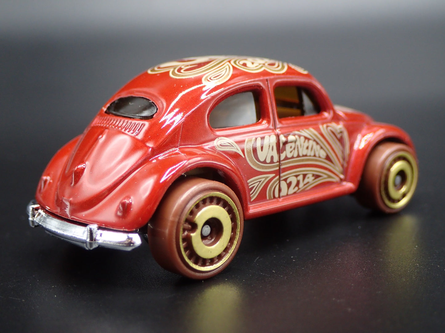 1960-1967 VW VOLKSWAGEN CLASSIC BEETLE BUG 1:64 SCALE DIORAMA DIECAST MODEL CAR