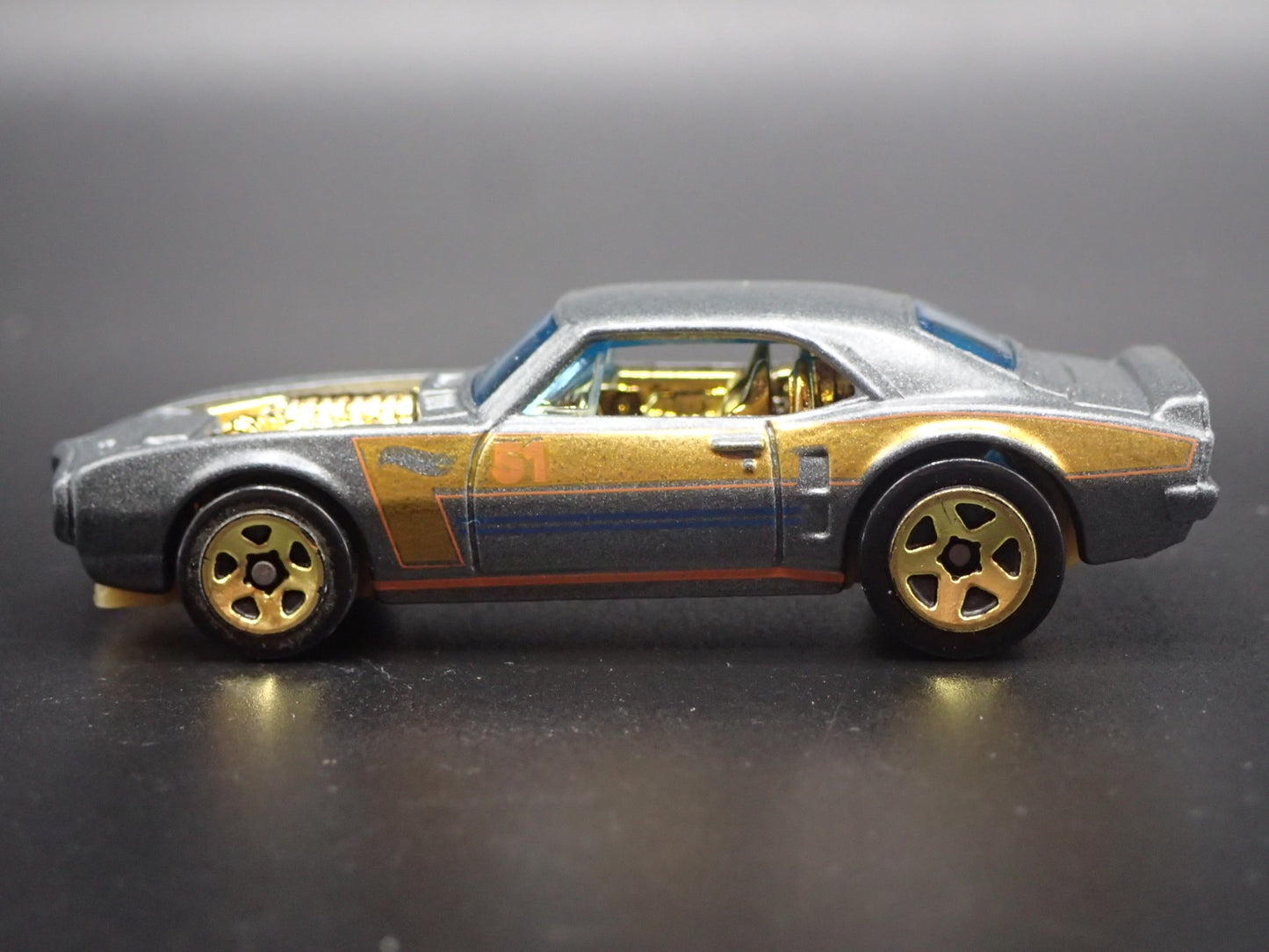 1967 67 PONTIAC FIREBIRD RARE 1:64 SCALE COLLECTIBLE DIORAMA DIECAST MODEL CAR