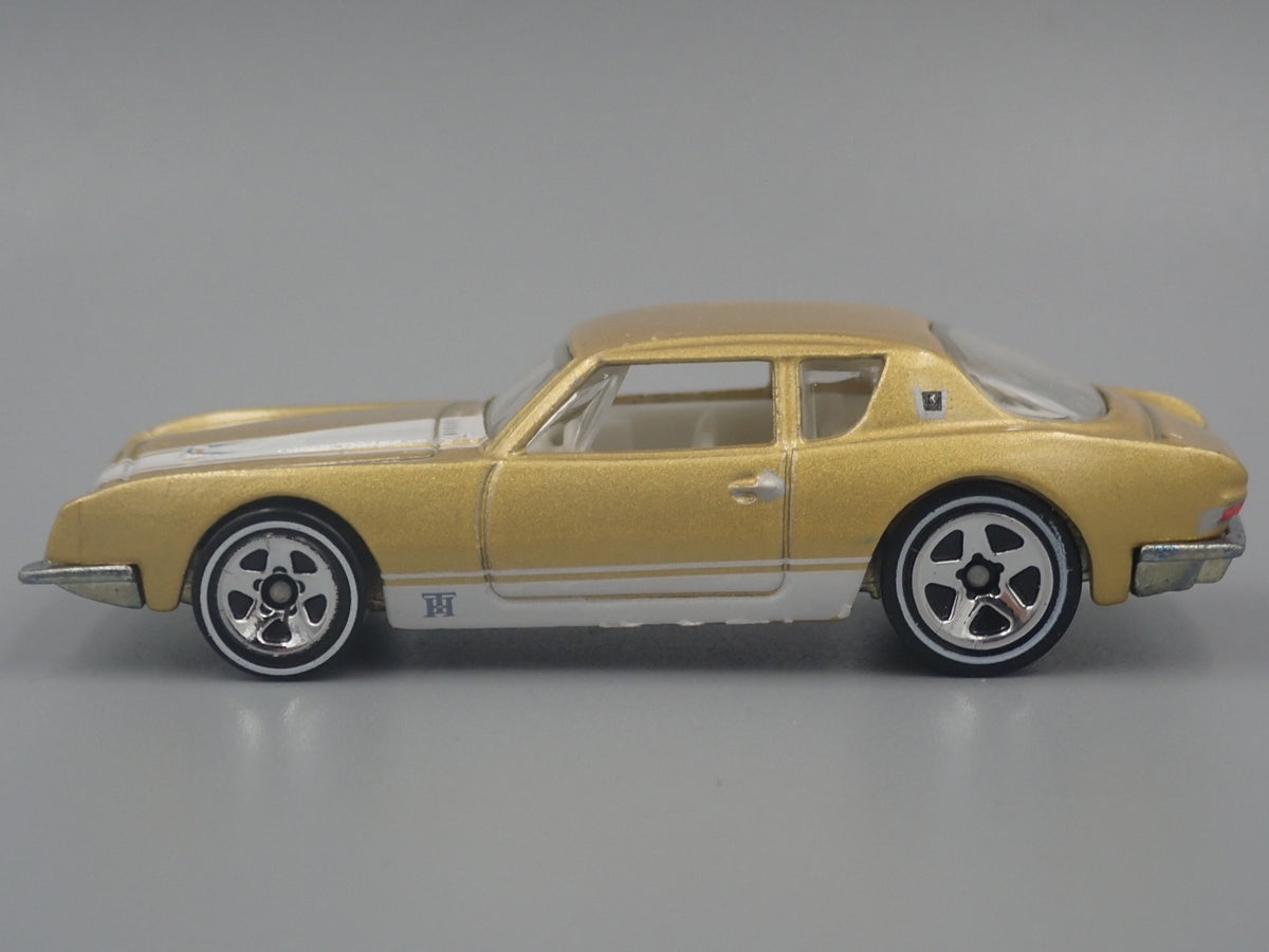1963 STUDEBAKER AVANTI RARE 1:64 LIMITED COLLECTIBLE DIORAMA DIECAST MODEL CAR-Burning Rubber Toy Company