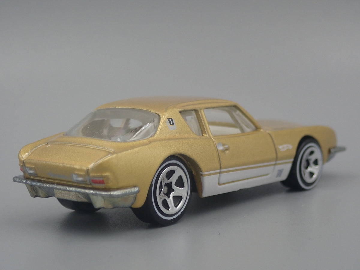 1963 STUDEBAKER AVANTI RARE 1:64 LIMITED COLLECTIBLE DIORAMA DIECAST MODEL CAR-Burning Rubber Toy Company